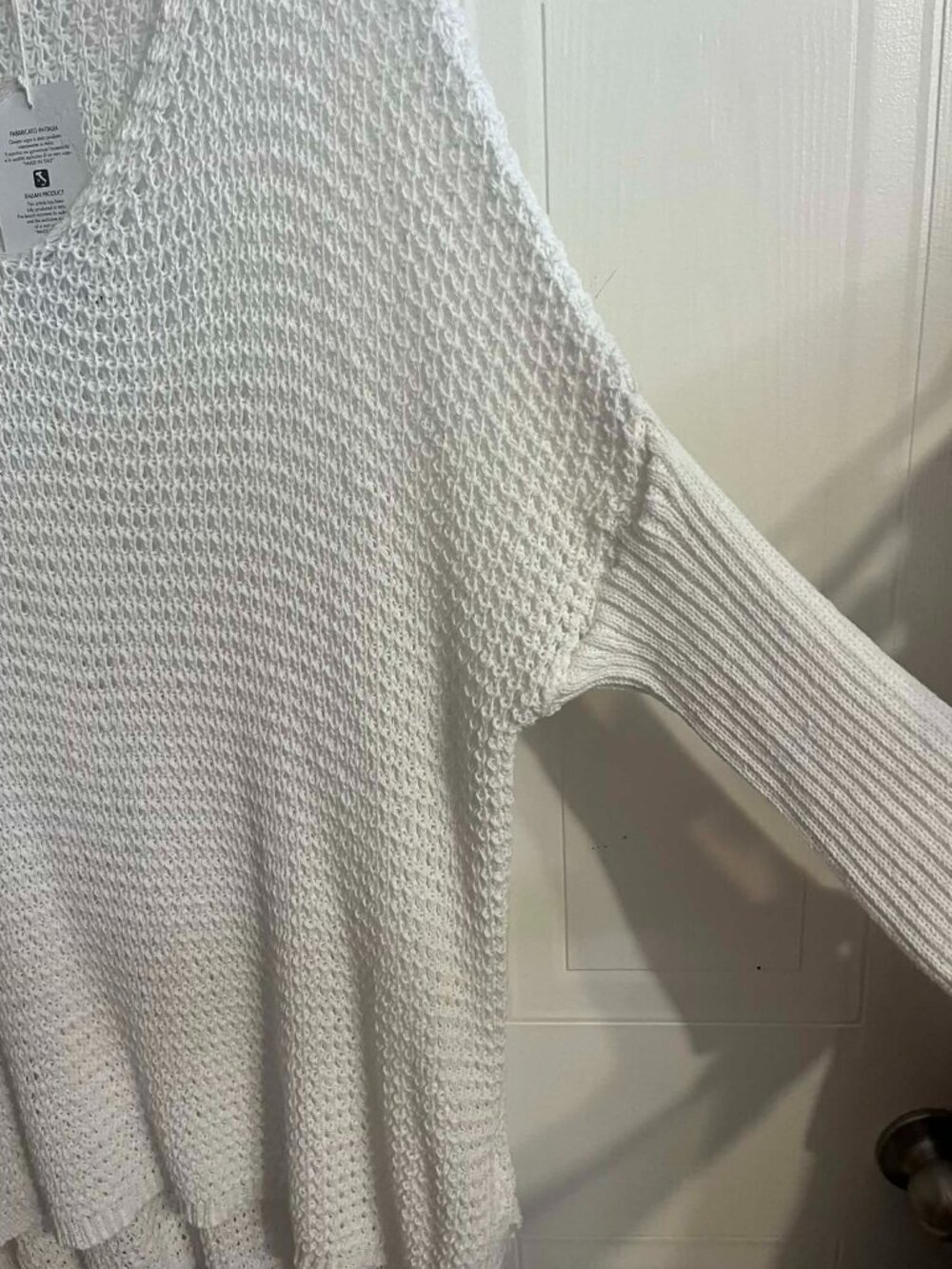Gorgeous White Crocheted Sweater with Batwing Long Sleeves (E5) - Picture 3 of 6